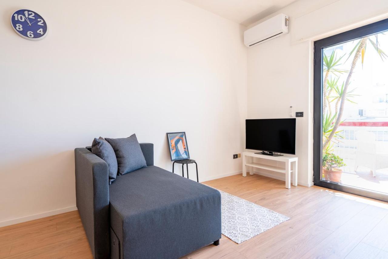 & Elegant Loft - With Balcony Apartament Bari