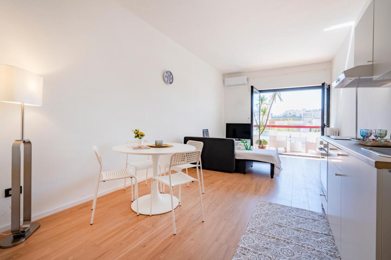 & Elegant Loft - With Balcony Bari